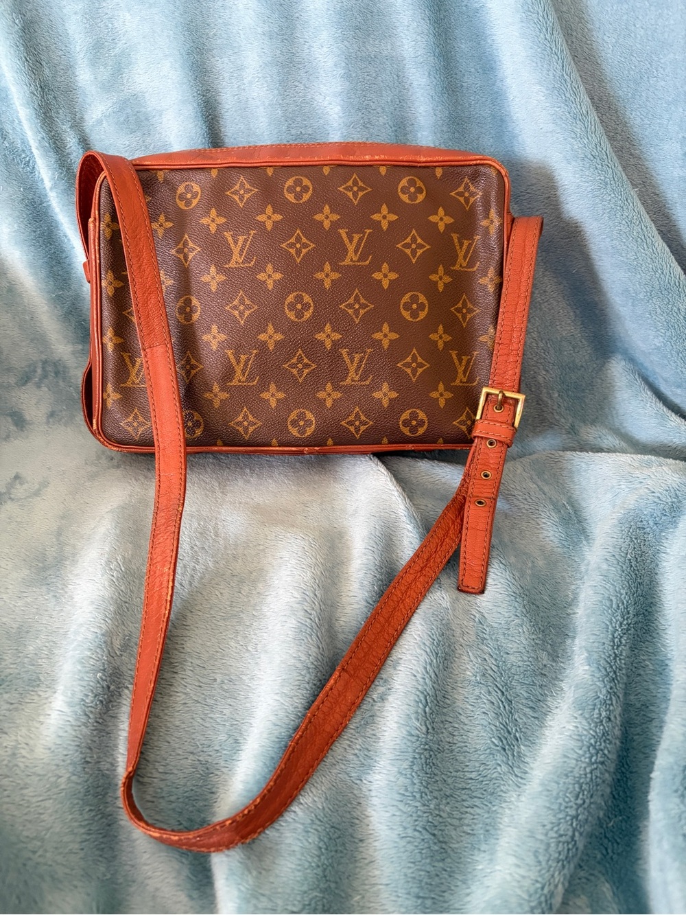 Authenticated Louis Vuitton Monogram Crossbody Bag